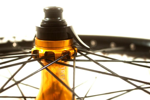Rueda trasera Straight pull armada a mano